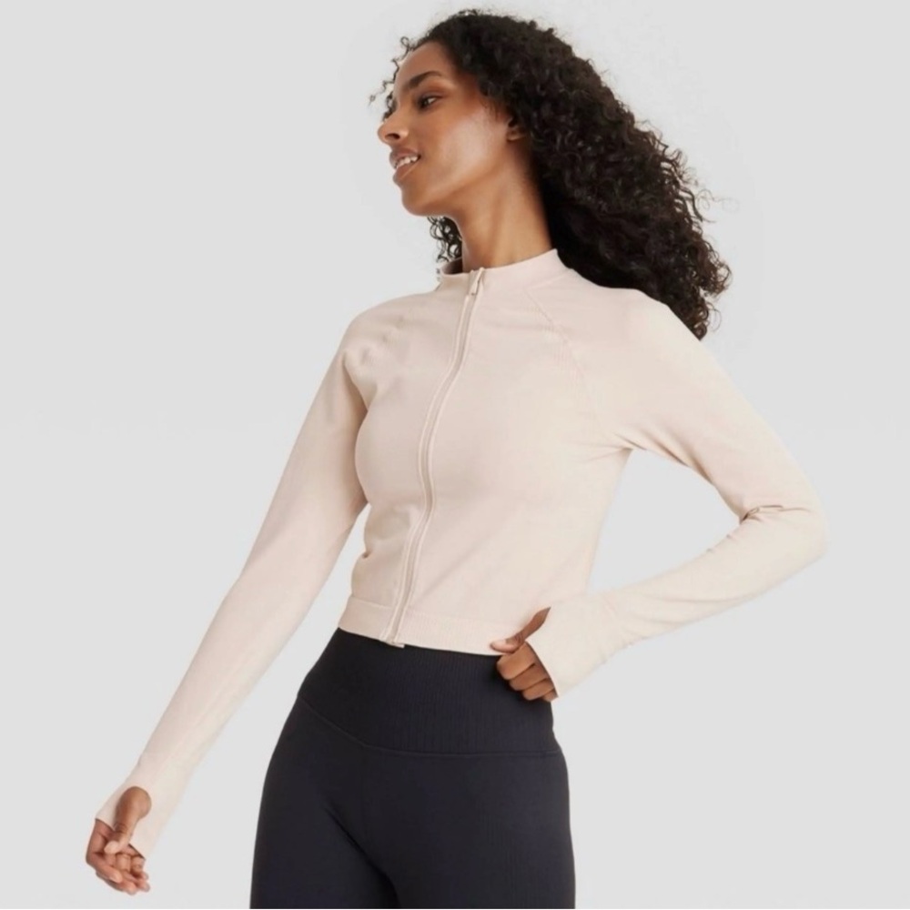 JoyLab Women's Cream Long Sleeve Crop Top